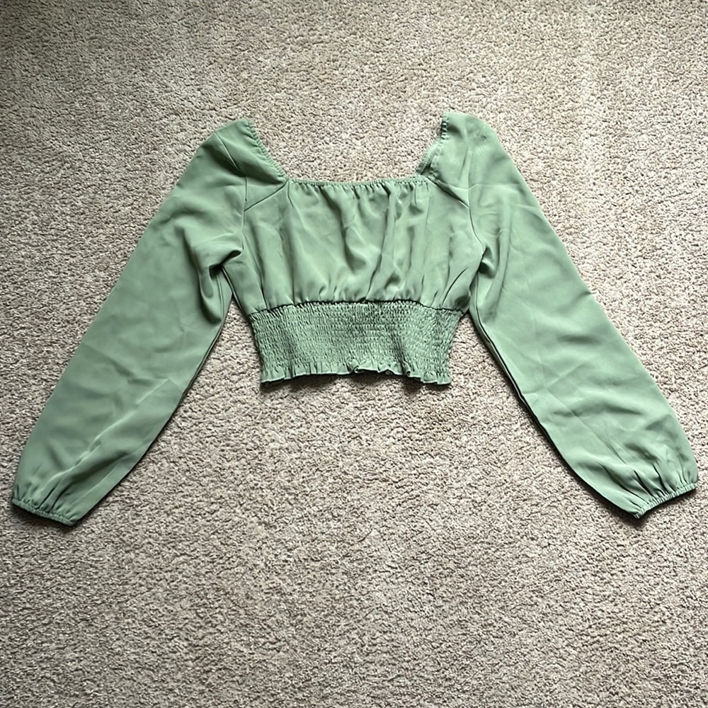 Green Long-sleeve top
